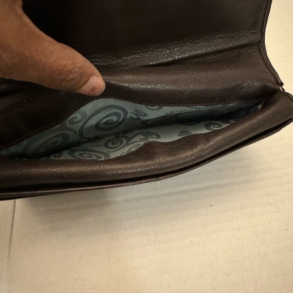 Brighton Brown Crossbody Bag with Textured Leather and Chain Strap - Picture 6 of 7